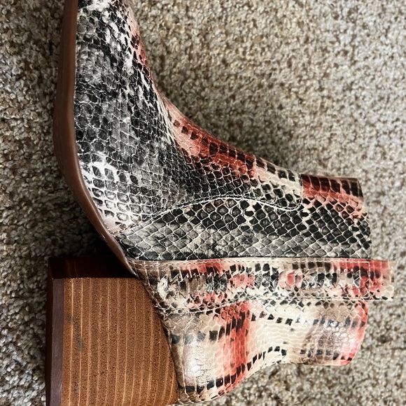 Kork-Ease Red and Black Ankle Booties with Snakeskin Texture - Picture 3 of 15